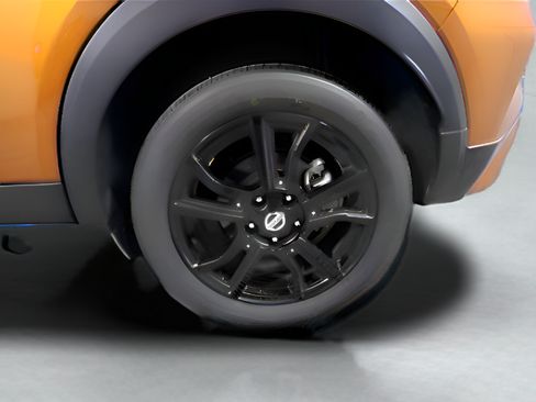 Used 2021 Nissan Kicks SR w/ SR Premium Package FWD image 32