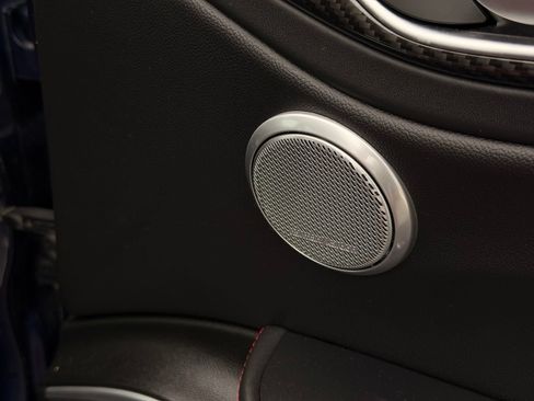 Used 2017 Alfa Romeo Giulia Quadrifoglio RWD image 39