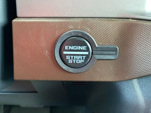 Used 2023 Ford Bronco Outer Banks AWD/4WD image 9