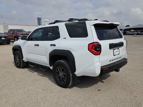 Used 2025 Toyota 4Runner SR5 AWD/4WD image 6