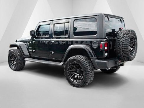 Used 2023 Jeep Wrangler Unlimited Sahara w/ Dual Top Group AWD/4WD image 5