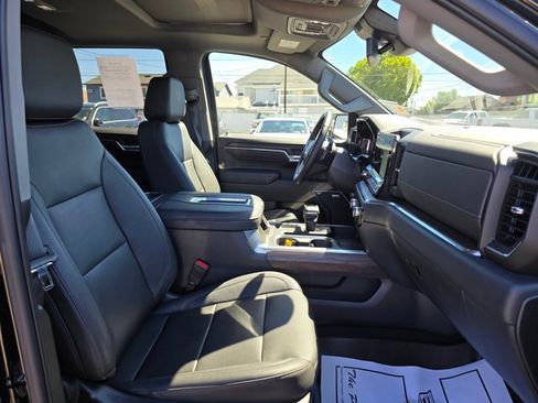 Used 2022 GMC Sierra 1500 SLT w/ SLT Premium Plus Package AWD/4WD image 10