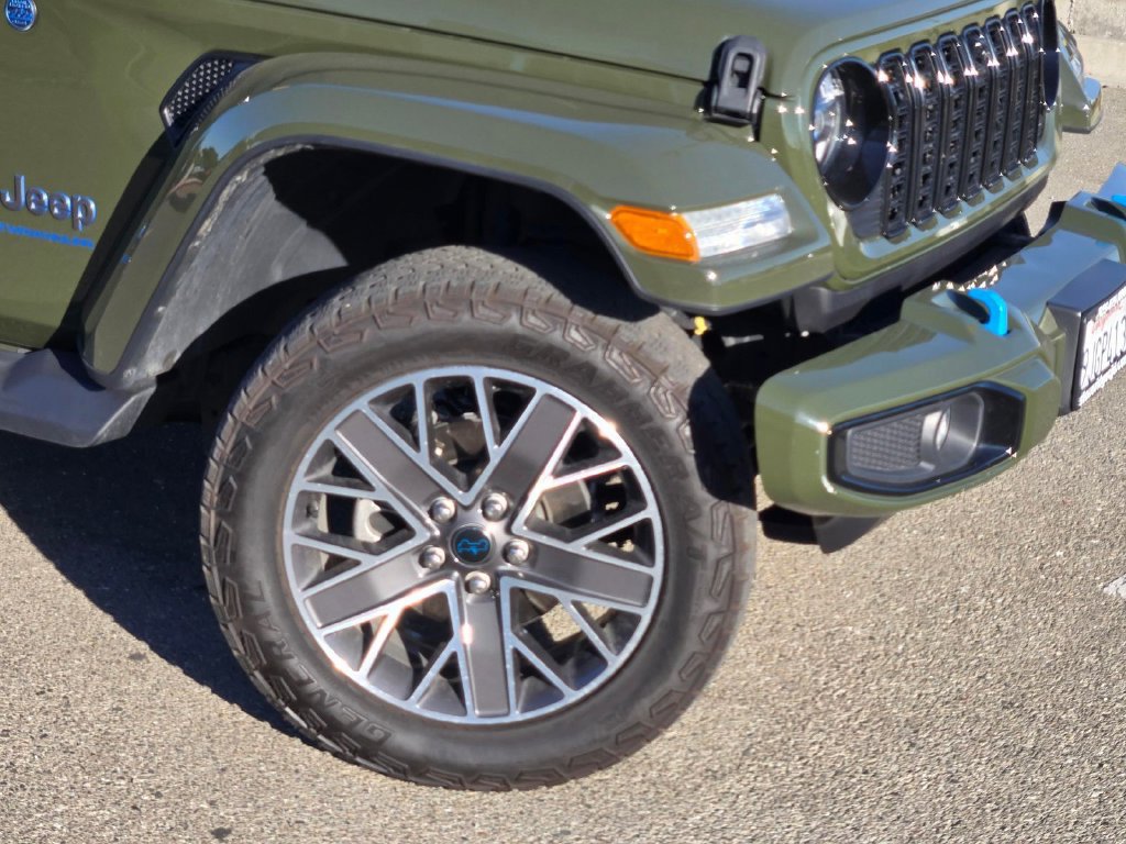 Used 2024 Jeep Wrangler High Altitude AWD/4WD image 9