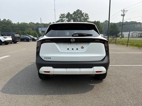Certified 2025 Nissan Kicks SV FWD image 6