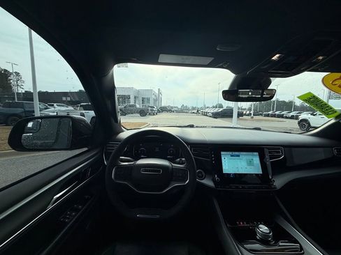 Used 2023 Jeep Wagoneer Series II image 13