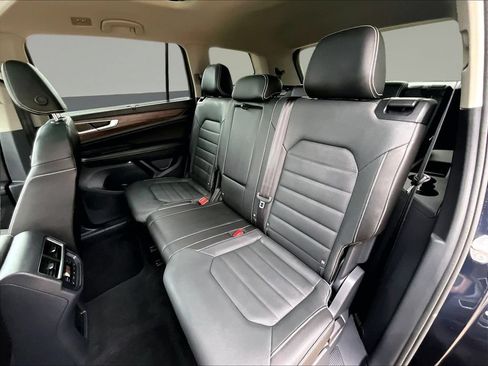 Used 2025 Volkswagen Atlas SEL AWD/4WD image 26