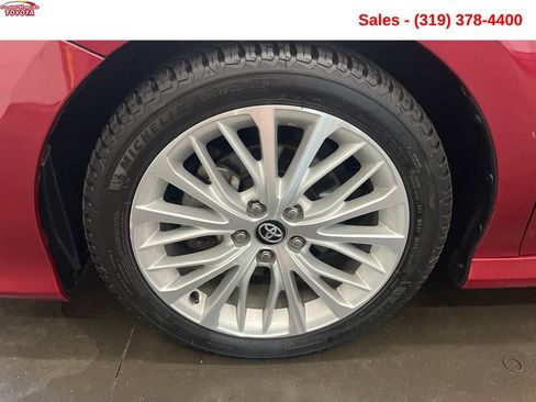 Used 2020 Toyota Camry XLE w/ Carpet Mat Package FWD image 10