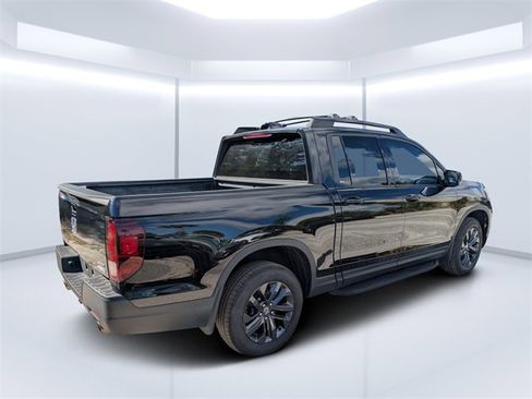 Used 2023 Honda Ridgeline Sport image 3