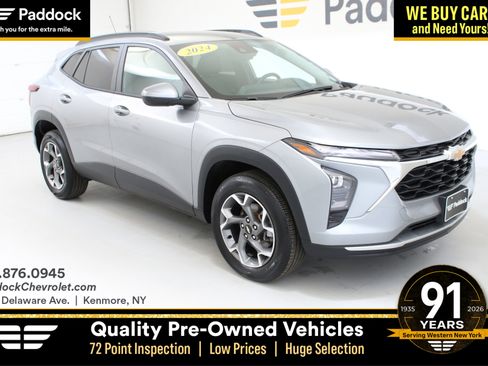 Used 2024 Chevrolet Trax LT w/ Driver Confidence Package FWD image 1