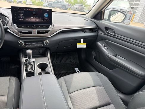 New 2026 Nissan Altima 2.5 SV FWD image 19