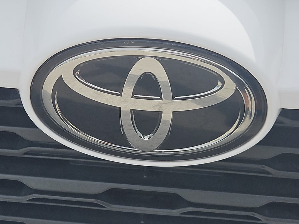 Used 2021 Toyota RAV4 LE FWD image 25