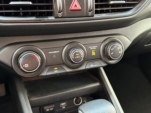 Used 2023 Kia Forte LXS w/ LXS Technology Package image 29