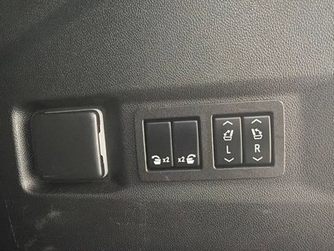 Certified 2023 Chevrolet Tahoe High Country AWD/4WD image 9