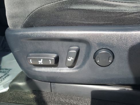 Used 2019 Toyota 4Runner TRD Off-Road image 12