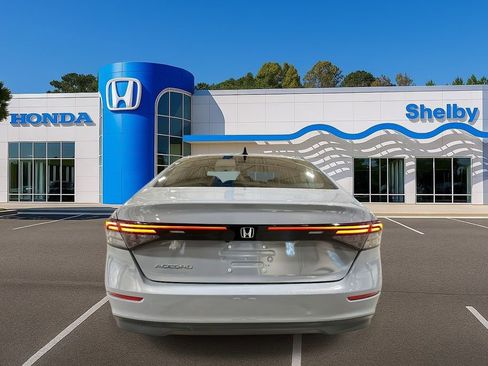 Used 2025 Honda Accord SE image 7
