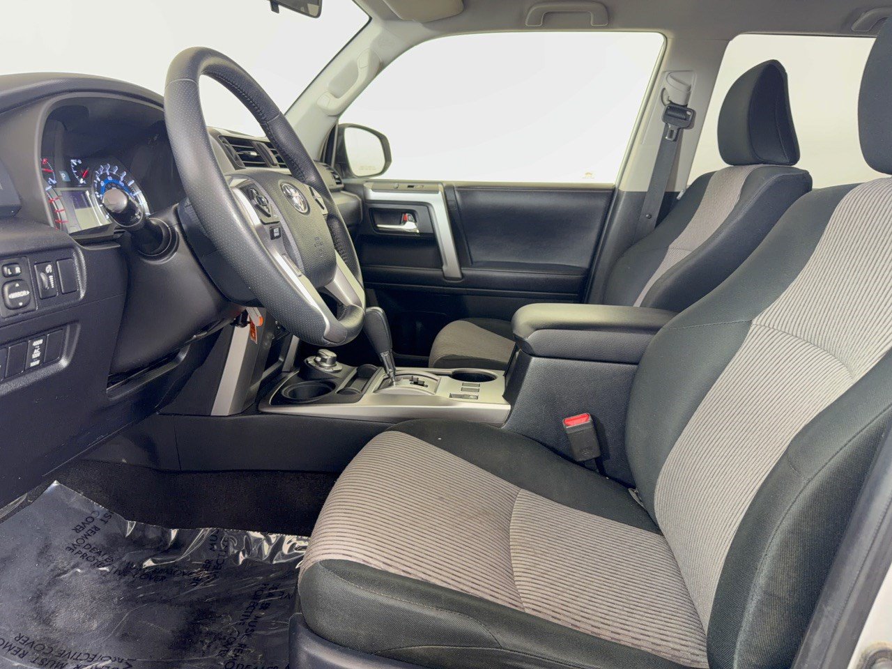 Used 2019 Toyota 4Runner SR5 AWD/4WD image 5