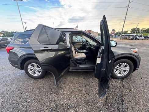 Used 2020 Ford Explorer XLT w/ Equipment Group 202A AWD/4WD image 8
