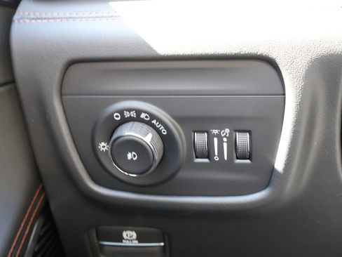 New 2026 Jeep Grand Cherokee L Summit AWD/4WD image 33