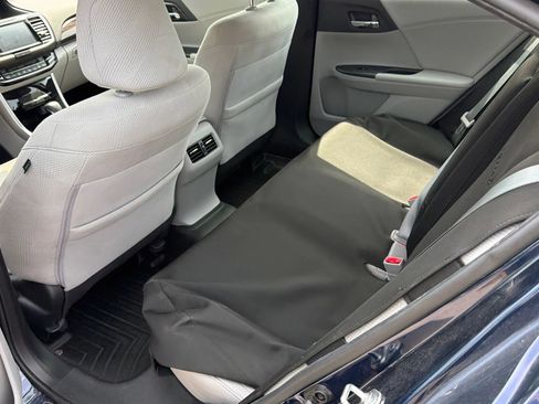 Used 2017 Honda Accord EX image 10