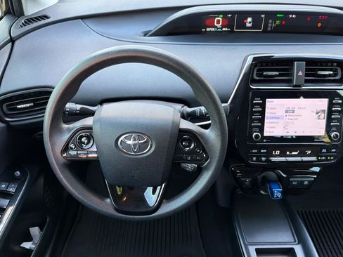 Used 2021 Toyota Prius LE AWD/4WD image 16