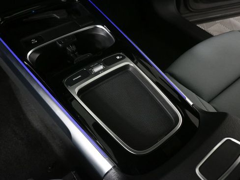 New 2026 Mercedes-Benz GLB 250 image 13