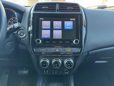Used 2021 Mitsubishi Outlander Sport SE FWD image 2