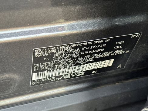 Used 2021 Toyota RAV4 XLE Premium image 33