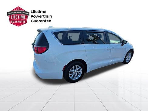 Used 2018 Chrysler Pacifica LX FWD image 7