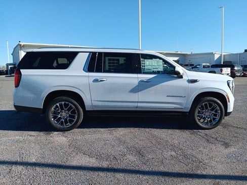 New 2026 GMC Yukon XL Denali w/ Sun & Power Step Package AWD/4WD image 5