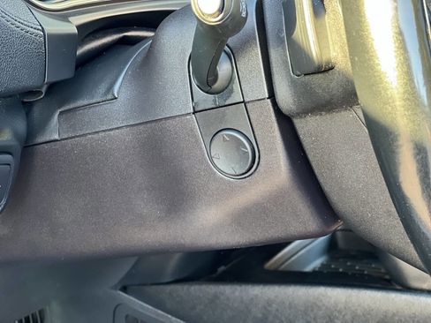 Used 2017 Lincoln MKX Reserve w/ Driver Assistance Package image 11