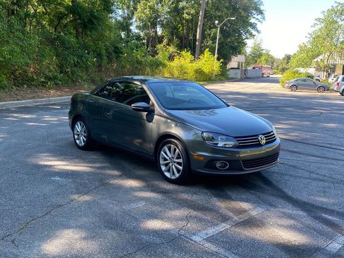 Used 2013 Volkswagen Eos FWD image 3