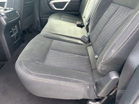 Used 2018 Nissan Titan SV w/ SV Convenience Package image 15