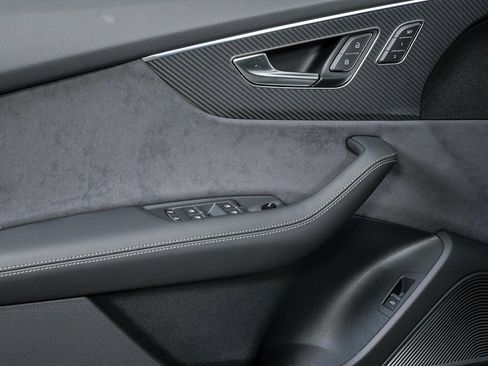 New 2026 Audi SQ8 Prestige image 4