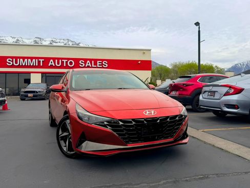 Used 2022 Hyundai Elantra Limited FWD image 2