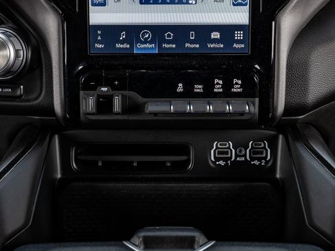Used 2024 RAM 2500 Rebel AWD/4WD image 32