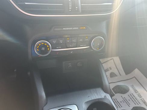 Used 2022 Ford Escape SE w/ Cold Weather Package AWD/4WD image 25