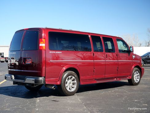 Used 2021 Chevrolet Express 3500 LS w/ Chrome Appearance Package image 17