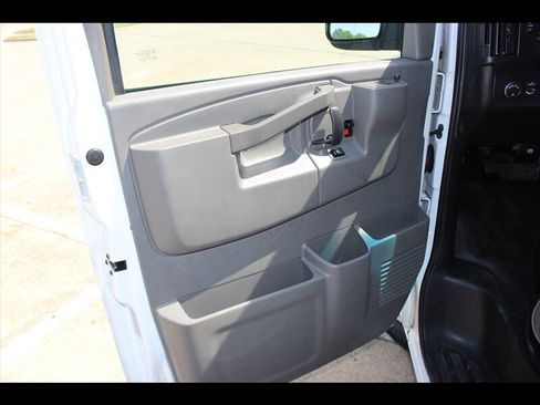 Used 2021 Chevrolet Express 2500 w/ Driver Convenience Package RWD image 19