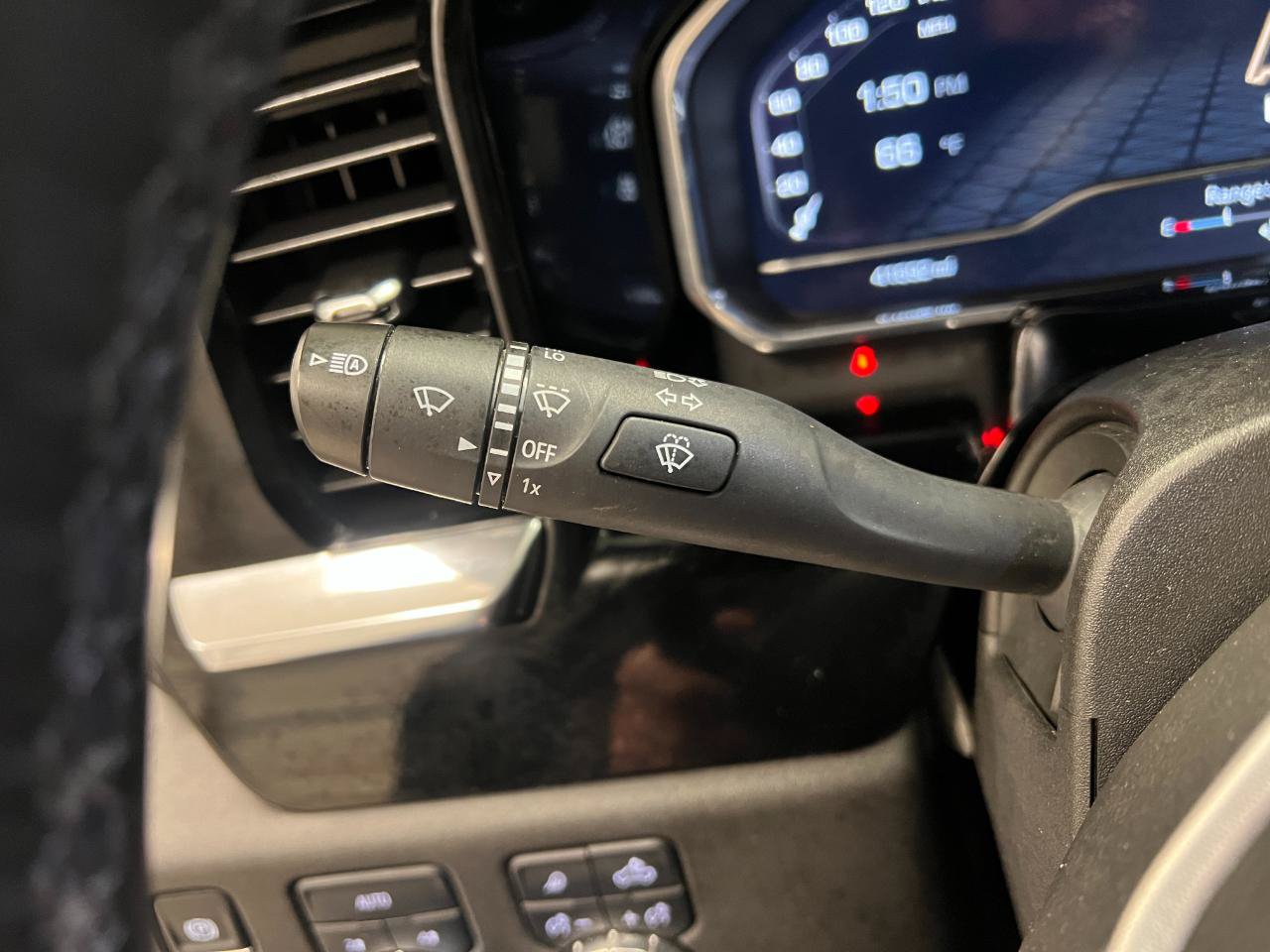Used 2025 GMC Sierra 1500 SLT AWD/4WD image 47
