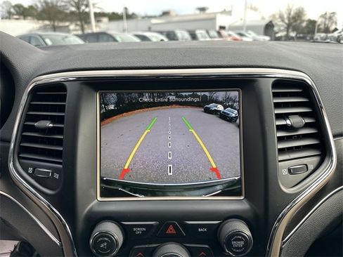 Used 2017 Jeep Grand Cherokee Limited w/ Trailer Tow Group IV image 24