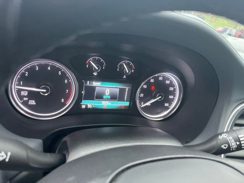 Used 2019 Buick Enclave Essence image 9