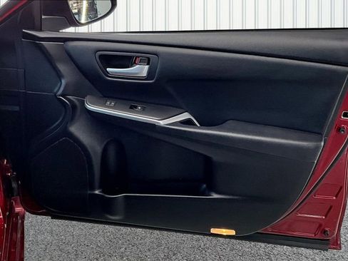 Used 2016 Toyota Camry SE image 27