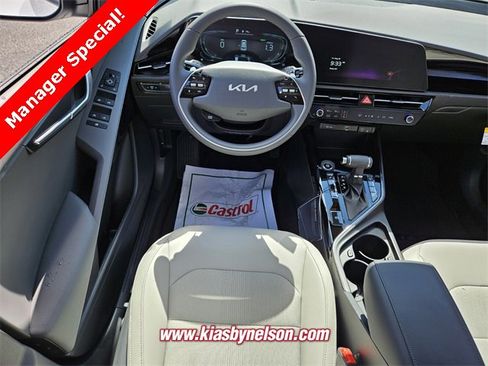 New 2025 Kia Niro EX image 7