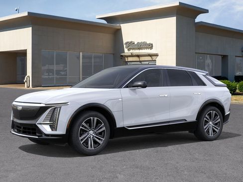 New 2026 Cadillac Lyriq Luxury w/ LPO, Floor Liner Package AWD/4WD image 26