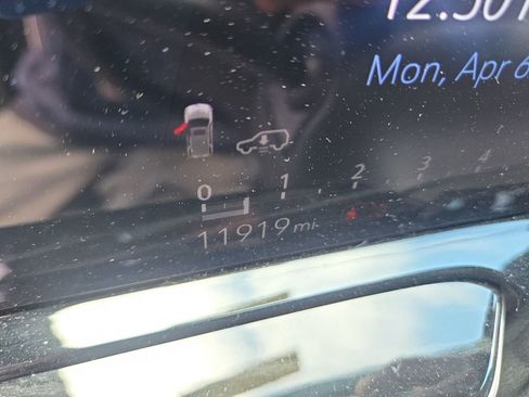 Certified 2024 Cadillac Escalade Sport w/ LPO, ONYX Package image 22