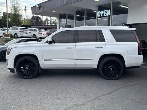 Used 2016 Cadillac Escalade Premium AWD/4WD image 2