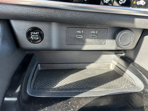 Used 2025 Nissan Rogue SV AWD/4WD image 13