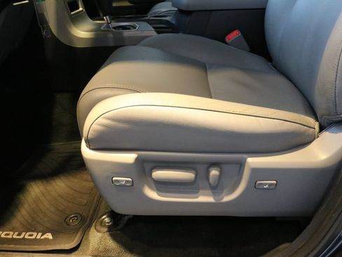 Used 2013 Toyota Sequoia SR5 AWD/4WD image 24