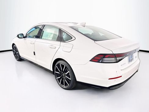 Used 2023 Honda Accord Touring image 5