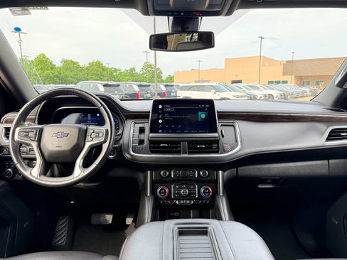 Used 2022 Chevrolet Tahoe Z71 w/ Luxury Package AWD/4WD image 14